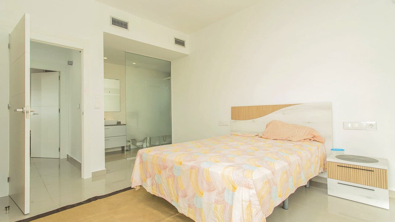 3 Zimmer Villa zu verkaufen in Orihuela Costa mit Pool - 499.000 € (Ref: 9797899)