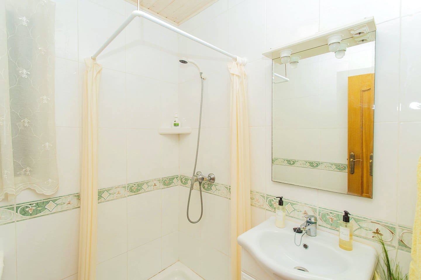 5 sypialnia Willa na sprzedaż w Torrevieja z basenem garażem - 625 000 € (Ref: 9797900)