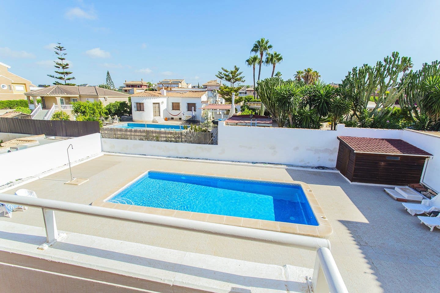 5 sypialnia Willa na sprzedaż w Torrevieja z basenem garażem - 625 000 € (Ref: 9797900)