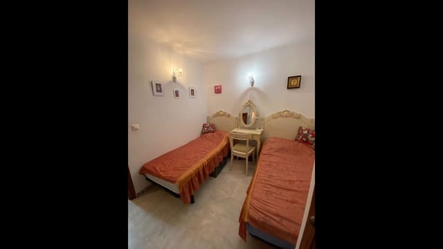 2 makuuhuone Huoneisto myytävänä paikassa Playa de los Locos, Torrevieja mukana uima-altaan - 250 000 € (Ref: 9797902)