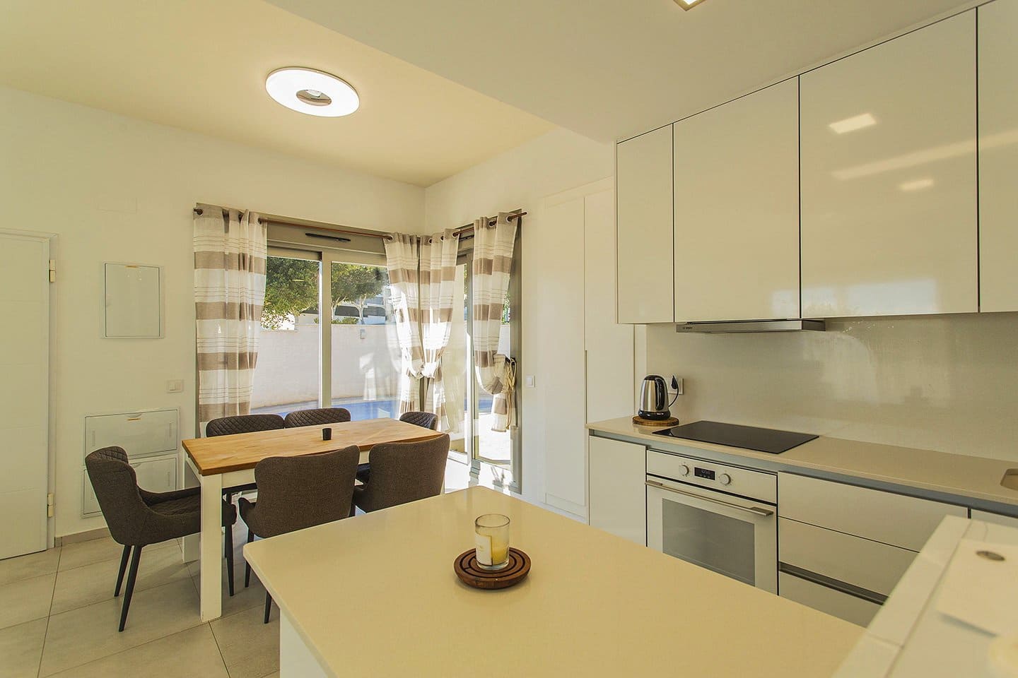 3 soveværelse Villa til salg i San Miguel de Salinas med swimmingpool garage - € 565.000 (Ref: 9797903)