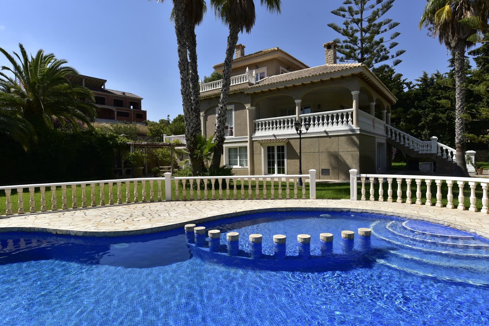 7 Zimmer Villa zu verkaufen in Orihuela Costa mit Pool - 1.300.000 € (Ref: 9797905)