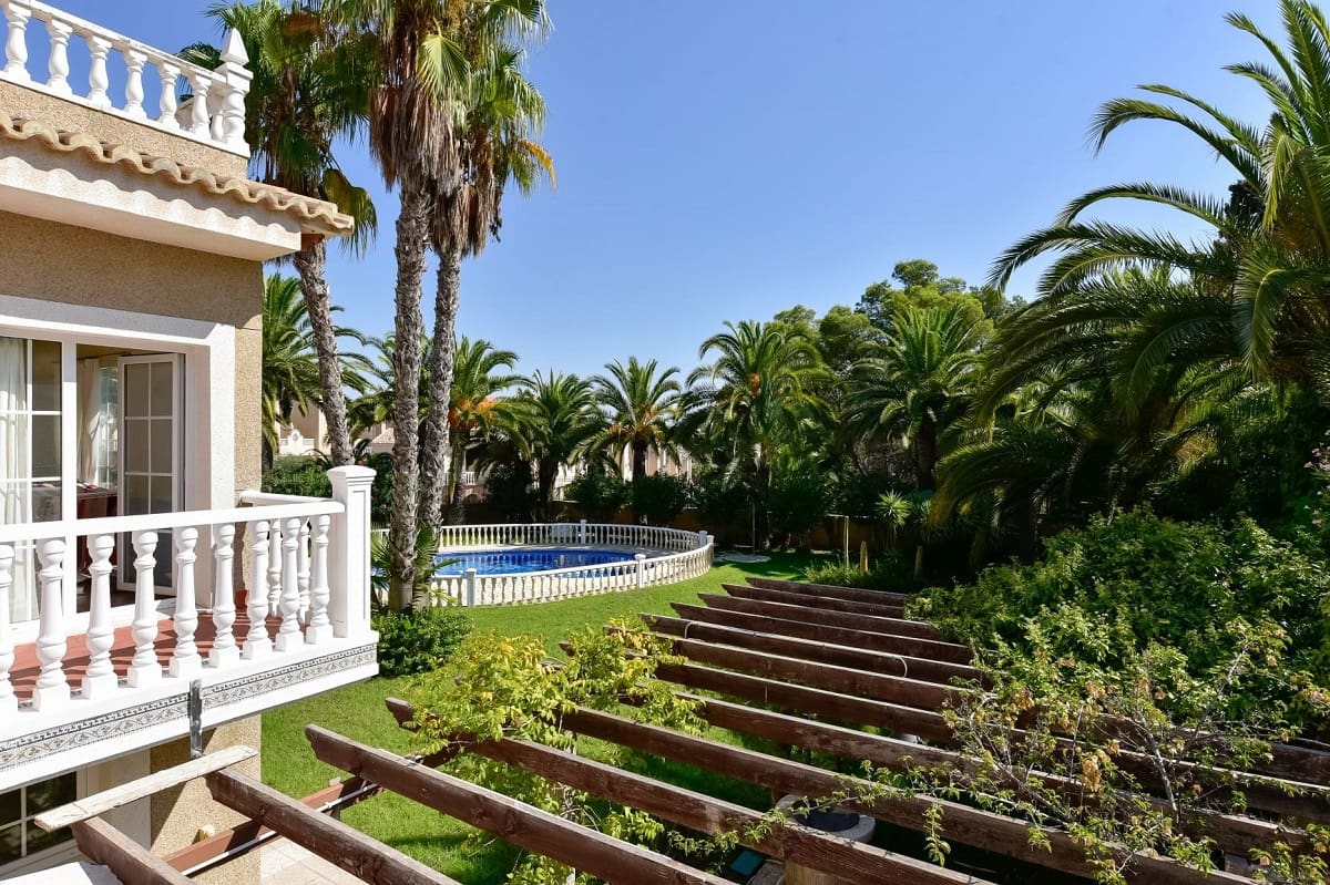 7 Zimmer Villa zu verkaufen in Orihuela Costa mit Pool - 1.300.000 € (Ref: 9797905)