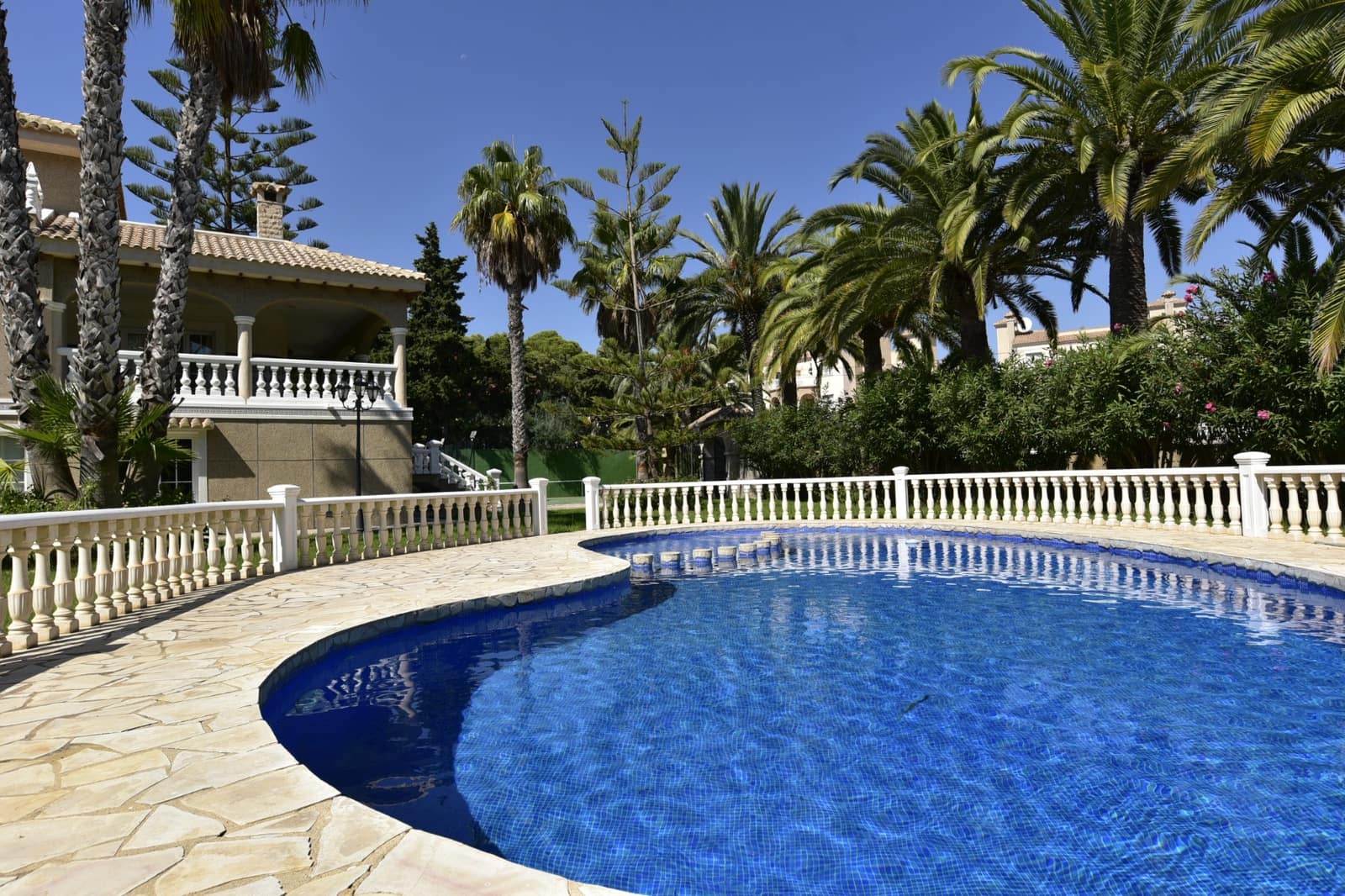 7 Zimmer Villa zu verkaufen in Orihuela Costa mit Pool - 1.300.000 € (Ref: 9797905)