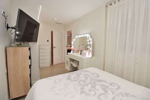 3 quarto Apartamento para venda em Parque de las Naciones, Torrevieja - 280 000 € (Ref: 9797910)