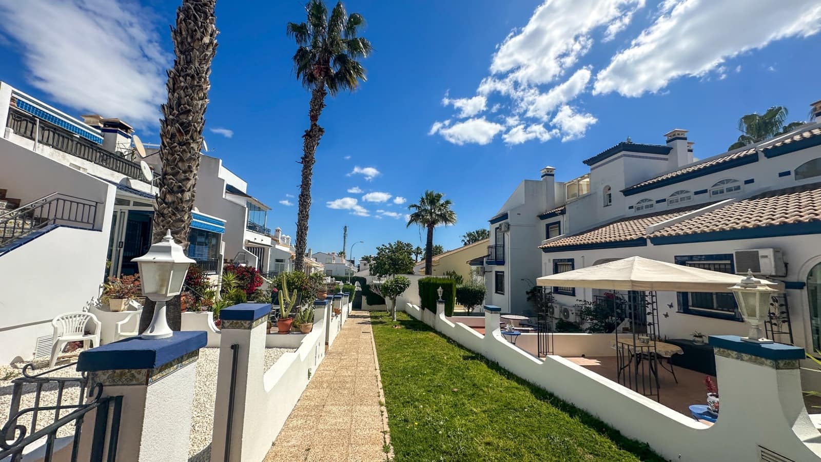 2 bedroom Townhouse for sale in Orihuela Costa with pool - € 229,000 (Ref: 9797914)