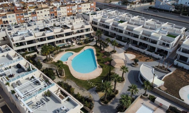 2 chambre Appartement à vendre à Torrevieja avec piscine garage - 370 000 € (Ref: 9797935)