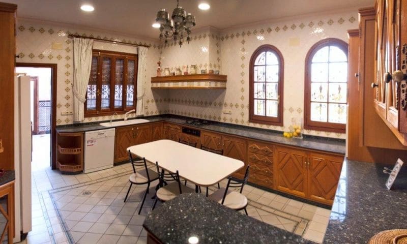 5 slaapkamer Villa te koop in Orihuela Costa met zwembad garage - € 3.200.000 (Ref: 9797941)