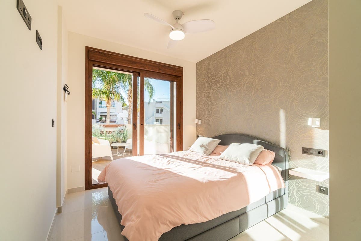 Apartamento de 2 habitaciones en Orihuela Costa en venta con piscina garaje - 260.000 € (Ref: 9797950)