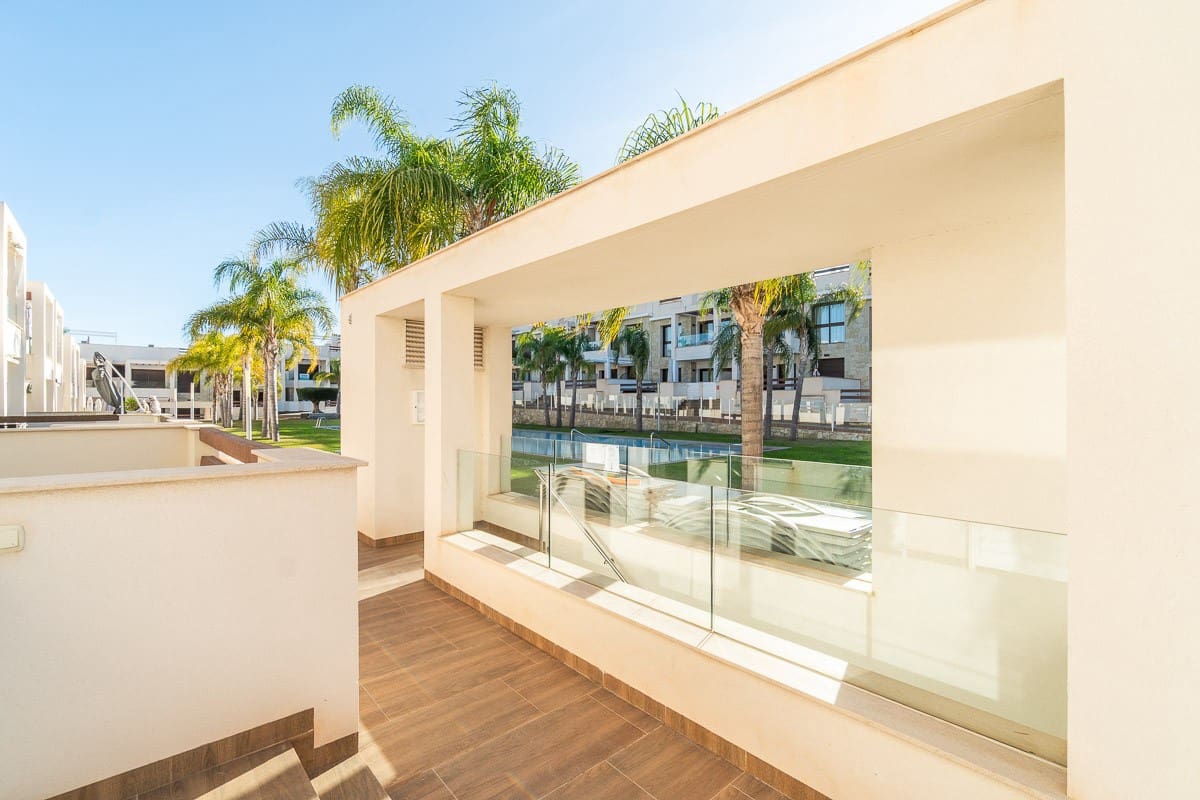 Apartamento de 2 habitaciones en Orihuela Costa en venta con piscina garaje - 260.000 € (Ref: 9797950)