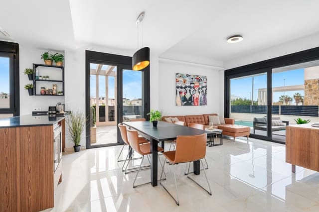 Chalet de 4 habitaciones en Lomas de Cabo Roig - Los Dolses, Orihuela en venta con piscina - 599.000 € (Ref: 9797965)