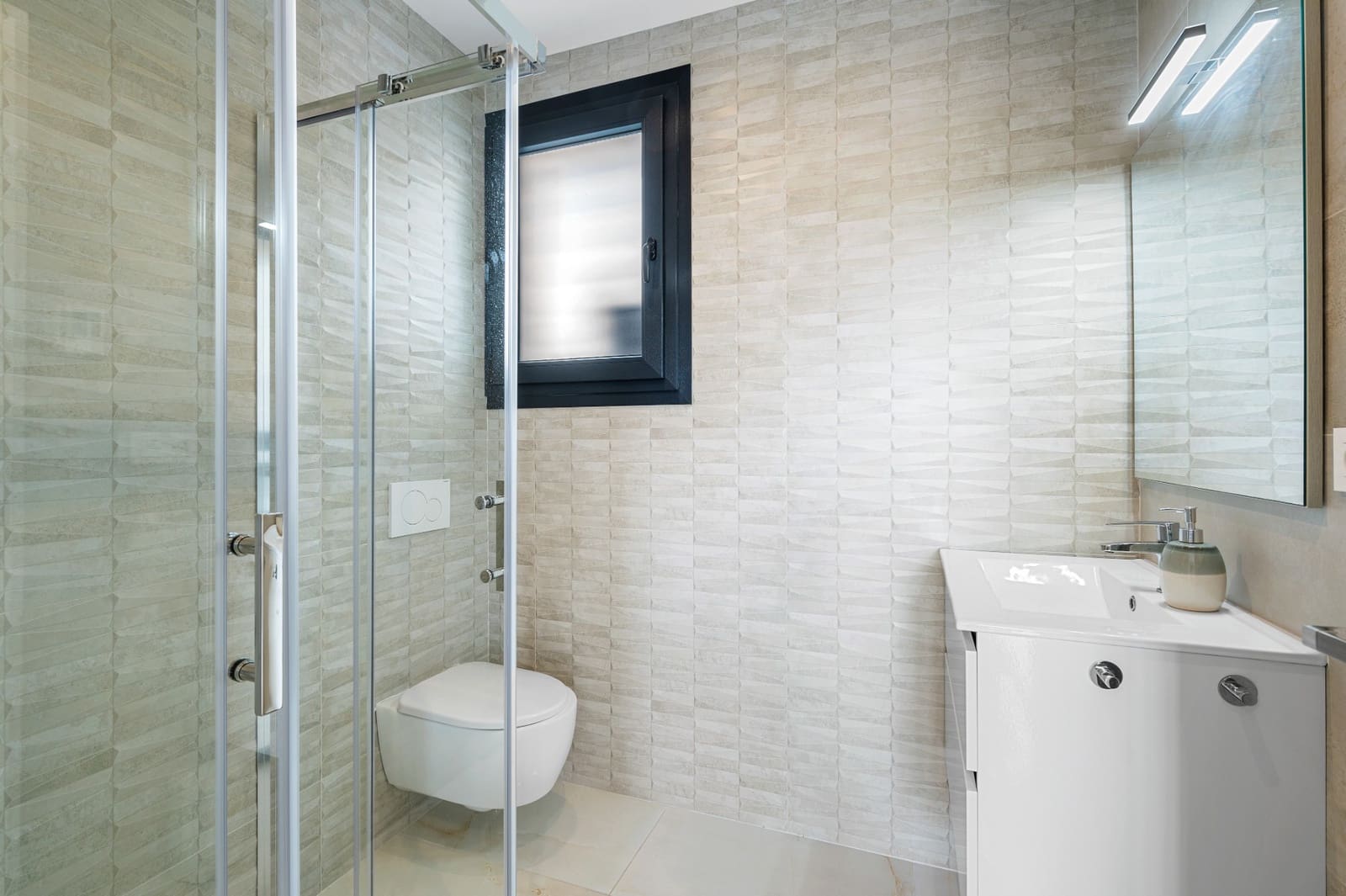 4 makuuhuone Huvila myytävänä paikassa Orihuela Costa mukana uima-altaan - 599 000 € (Ref: 9797965)