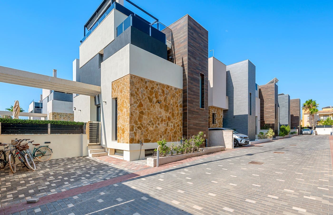 4 makuuhuone Huvila myytävänä paikassa Orihuela Costa mukana uima-altaan - 599 000 € (Ref: 9797965)