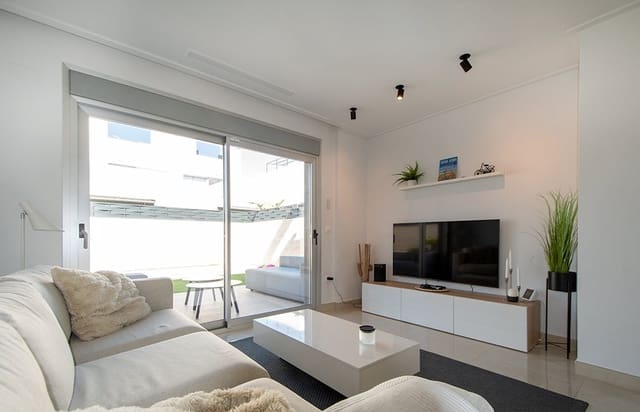 Casa de 3 habitaciones en Ciudad Quesada, Rojales en venta con piscina - 399.000 € (Ref: 9797966)