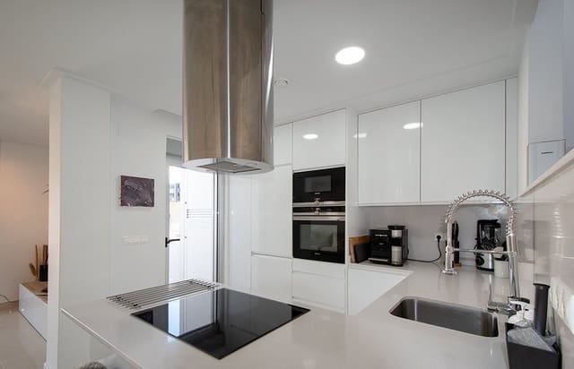 Casa de 3 habitaciones en Ciudad Quesada, Rojales en venta con piscina - 399.000 € (Ref: 9797966)