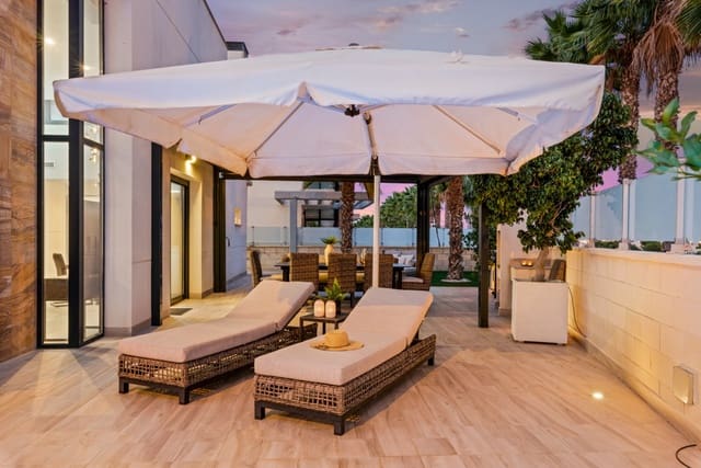 5 quarto Moradia para venda em Lomas de Cabo Roig - Los Dolses, Orihuela com piscina - 829 000 € (Ref: 9797967)