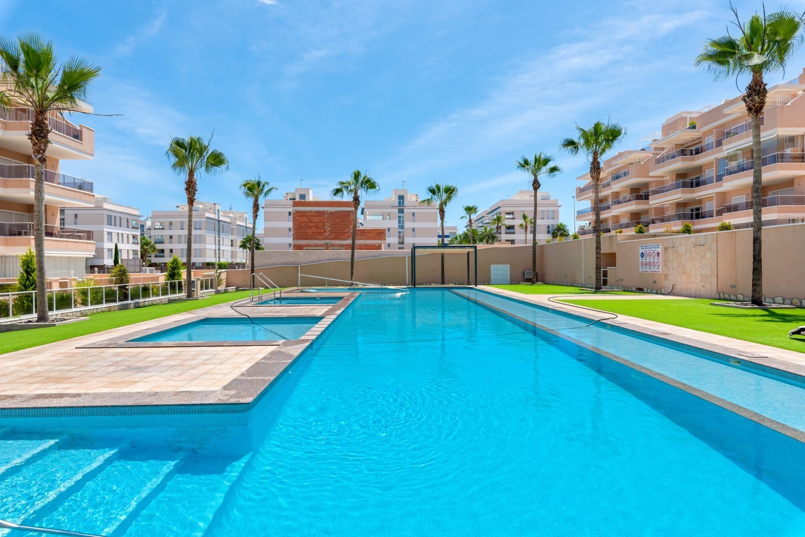 3 slaapkamer Appartement te koop in Orihuela Costa met zwembad - € 450.000 (Ref: 9797969)