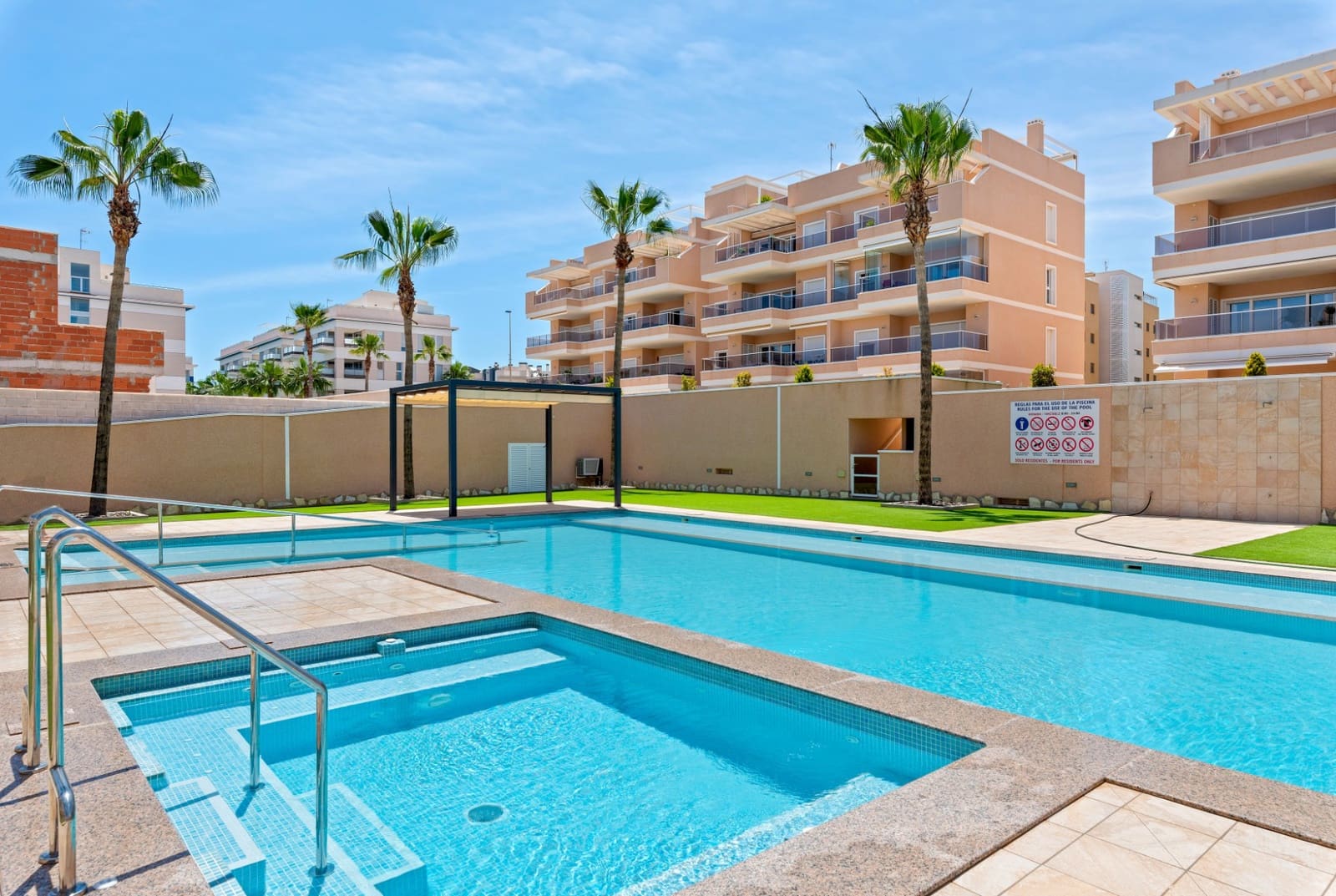 3 slaapkamer Appartement te koop in Orihuela Costa met zwembad - € 450.000 (Ref: 9797969)