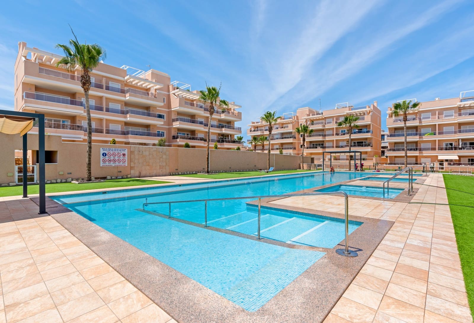 3 slaapkamer Appartement te koop in Orihuela Costa met zwembad - € 450.000 (Ref: 9797969)