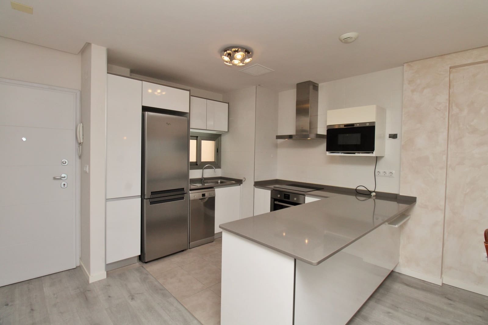 2 slaapkamer Appartement te koop in Villamartin met zwembad - € 275.000 (Ref: 9797970)