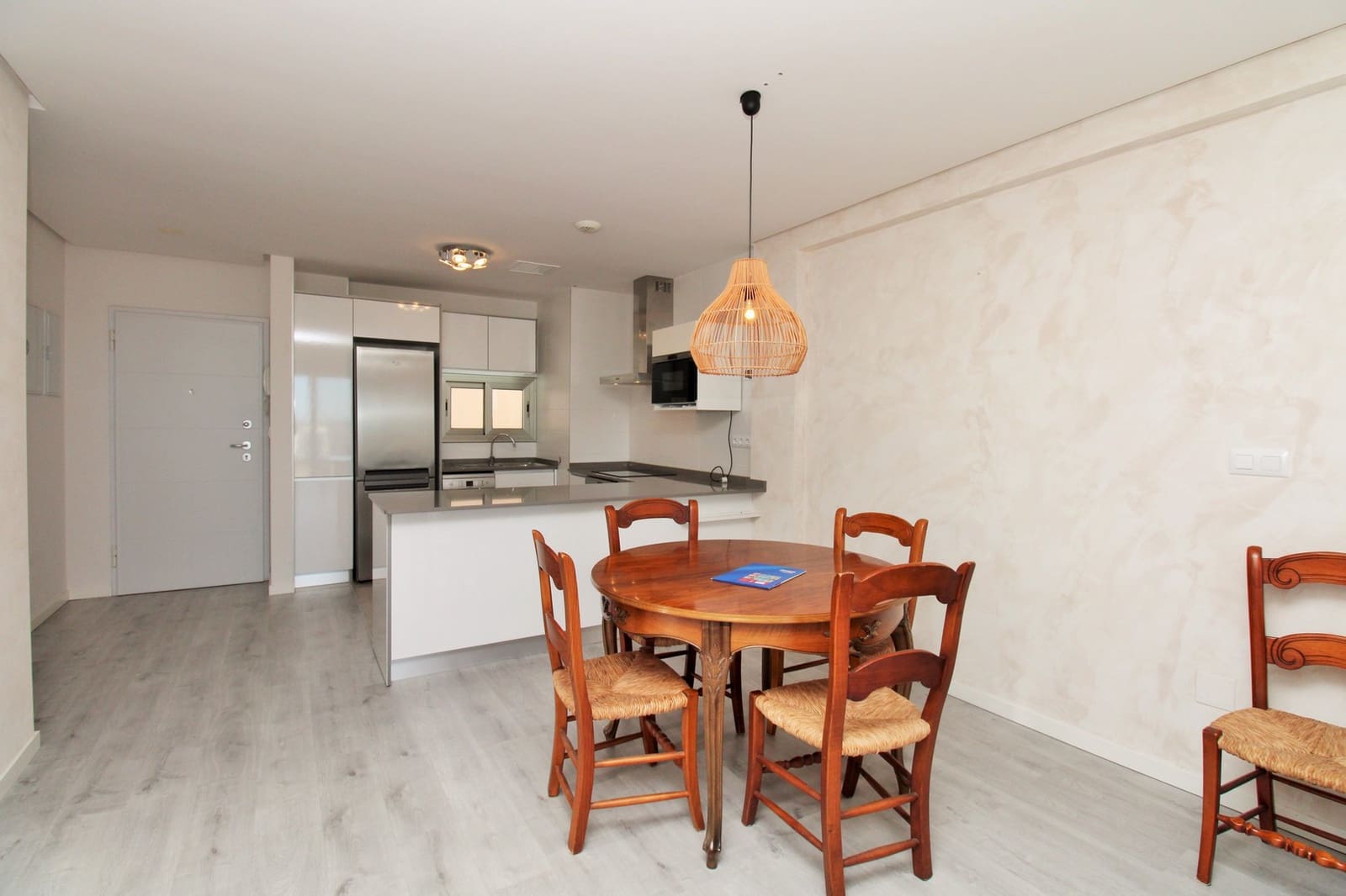 2 slaapkamer Appartement te koop in Villamartin met zwembad - € 275.000 (Ref: 9797970)