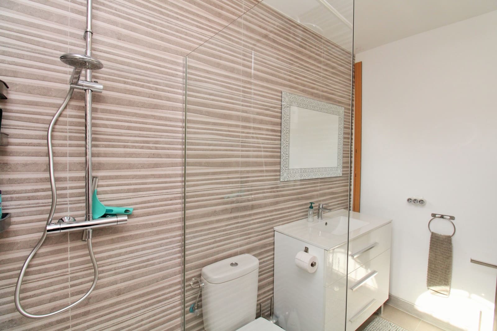 2 chambre Maison de Ville à vendre à Villamartin avec piscine - 279 900 € (Ref: 9797971)