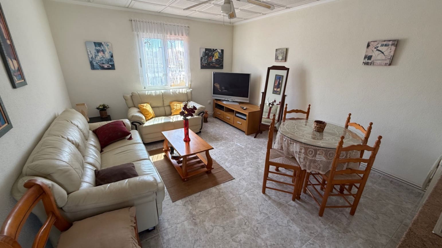 3 sypialnia Dom na sprzedaż w Torrevieja z basenem garażem - 389 000 € (Ref: 9808317)