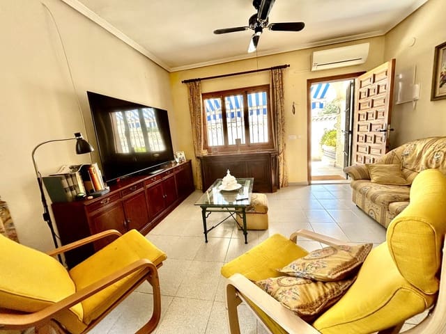 3 slaapkamer Villa te koop in La Zenia, Orihuela met zwembad garage - € 630.000 (Ref: 9808320)