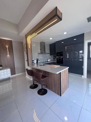 5 chambre Villa/Maison à vendre à Villamartin, Orihuela avec piscine - 699 000 € (Ref: 9808323)