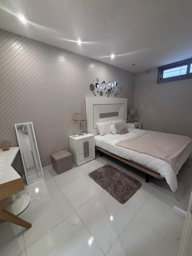 5 chambre Villa/Maison à vendre à Villamartin avec piscine - 699 000 € (Ref: 9808323)