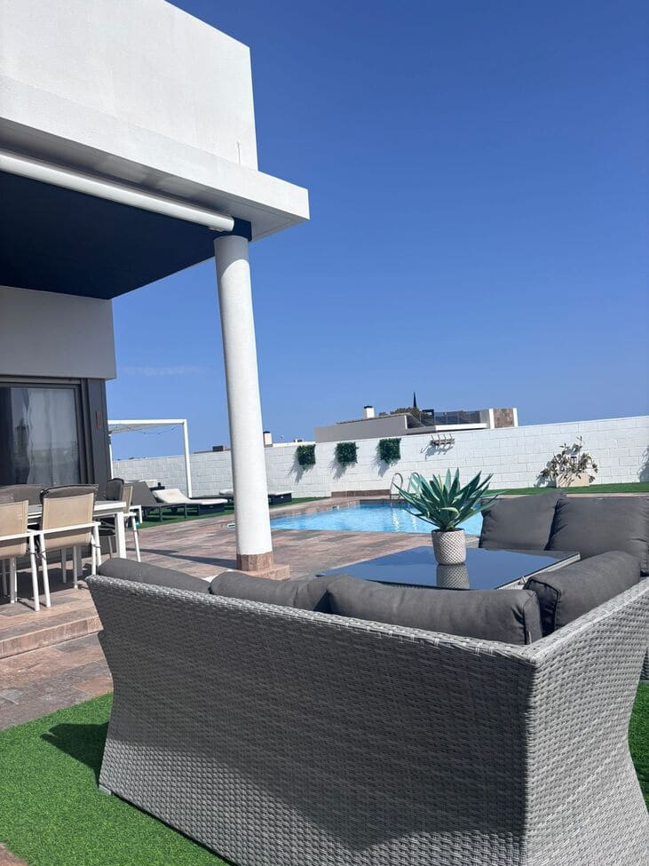 5 chambre Villa/Maison à vendre à Villamartin avec piscine - 699 000 € (Ref: 9808323)