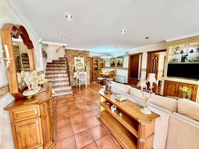 4 slaapkamer Huis te koop in La Zenia, Orihuela met garage - € 430.000 (Ref: 9808324)