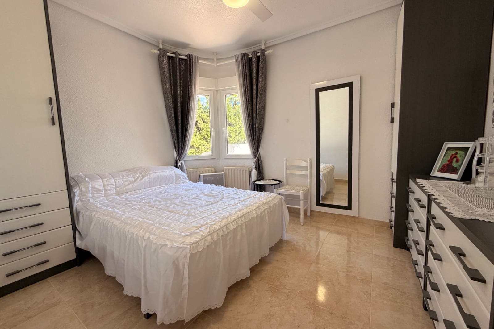 3 soverom Villa til salgs i Ciudad Quesada med svømmebasseng garasje - € 475 000 (Ref: 9808325)