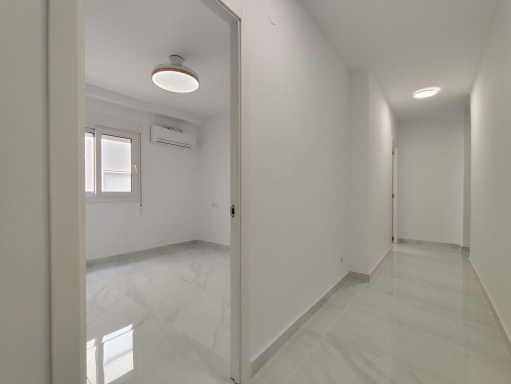 3 quarto Apartamento para venda em Torrevieja - 198 000 € (Ref: 9808326)