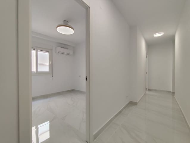 3 bedroom Apartment for sale in Playa del Acequión, Torrevieja - € 198,000 (Ref: 9808326)