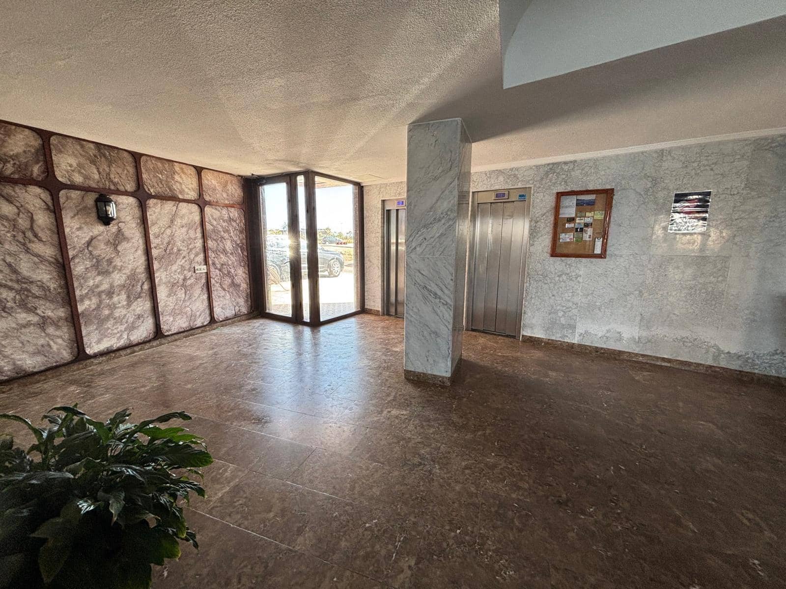 2 sovrum Lägenhet till salu i Torrevieja - 299 000 € (Ref: 9808329)