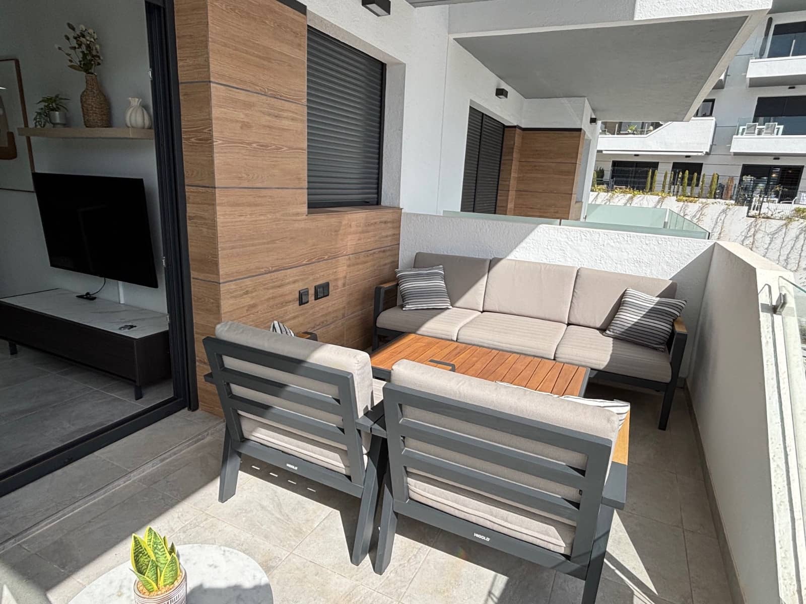 2 soverom Leilighet til salgs i Villamartin med svømmebasseng garasje - € 249 900 (Ref: 9808331)