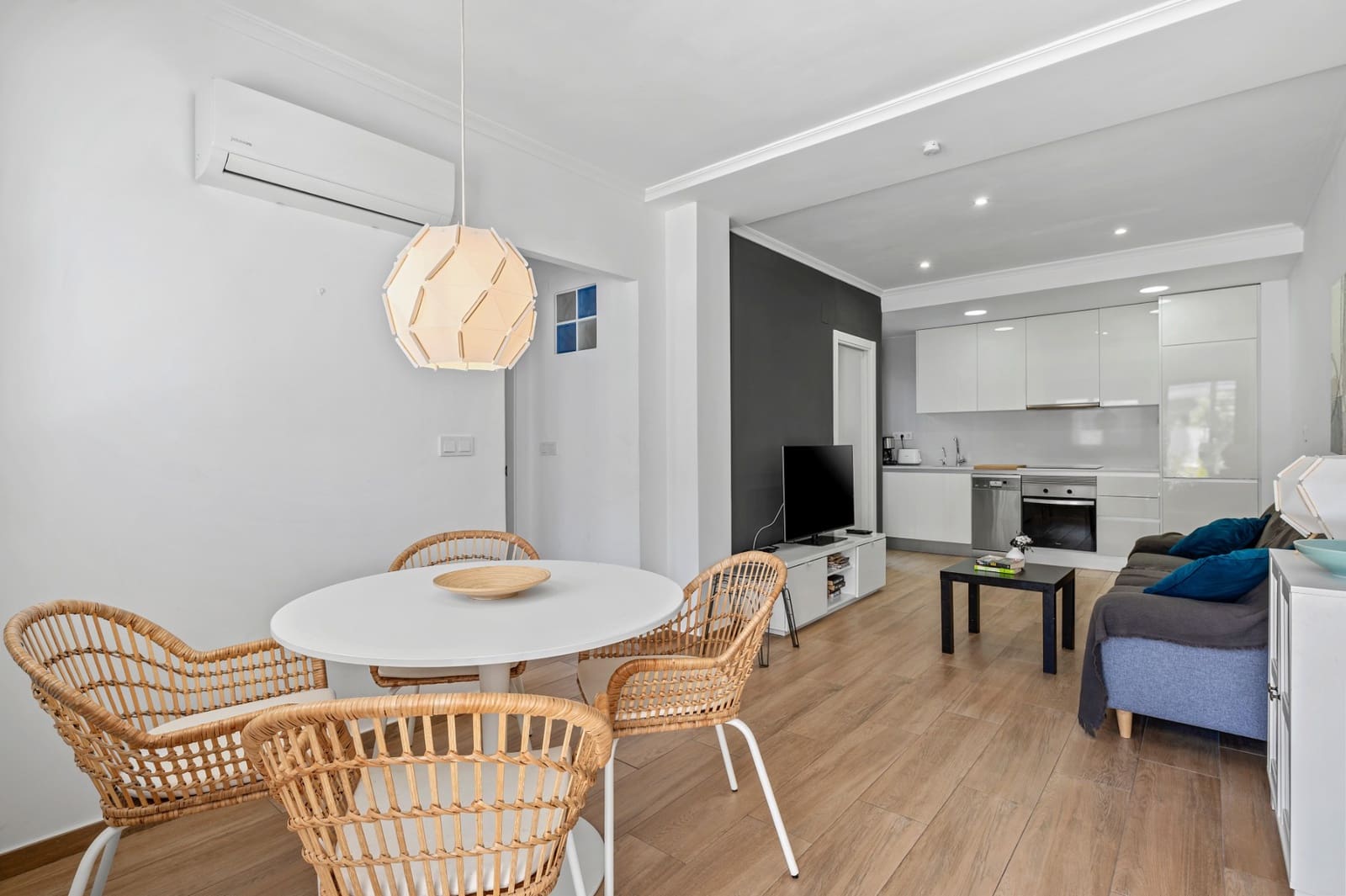 Apartamento de 2 habitaciones en Orihuela Costa en venta con piscina - 200.000 € (Ref: 9808335)