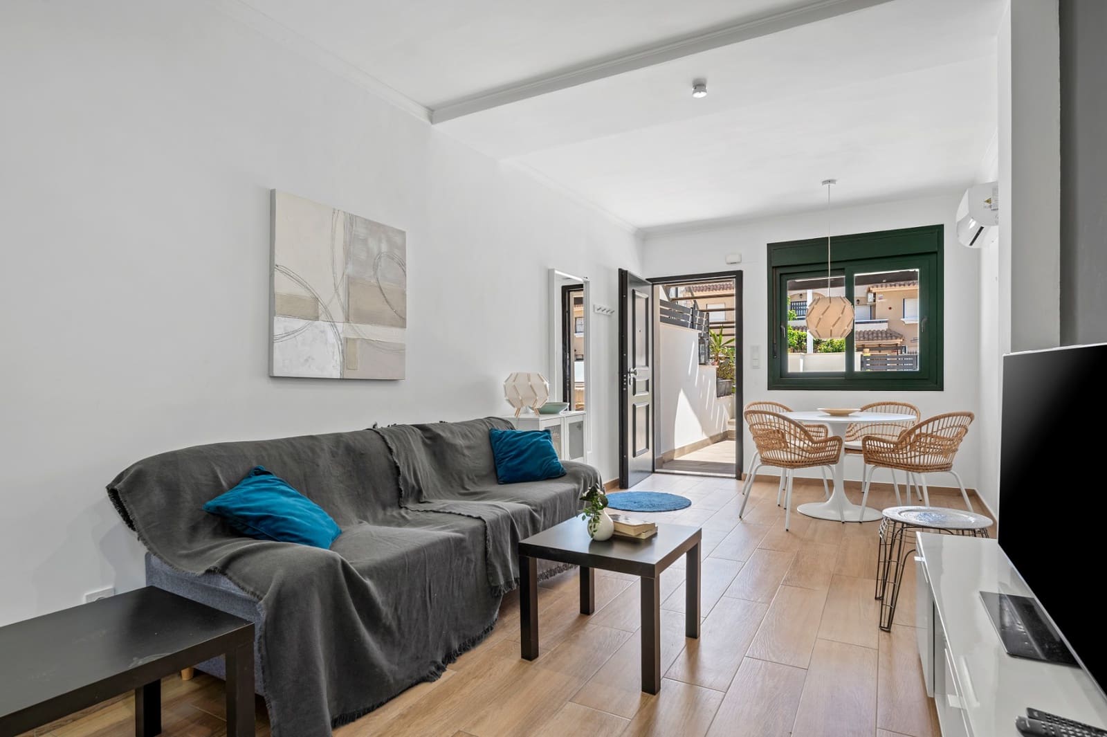 Apartamento de 2 habitaciones en Orihuela Costa en venta con piscina - 200.000 € (Ref: 9808335)