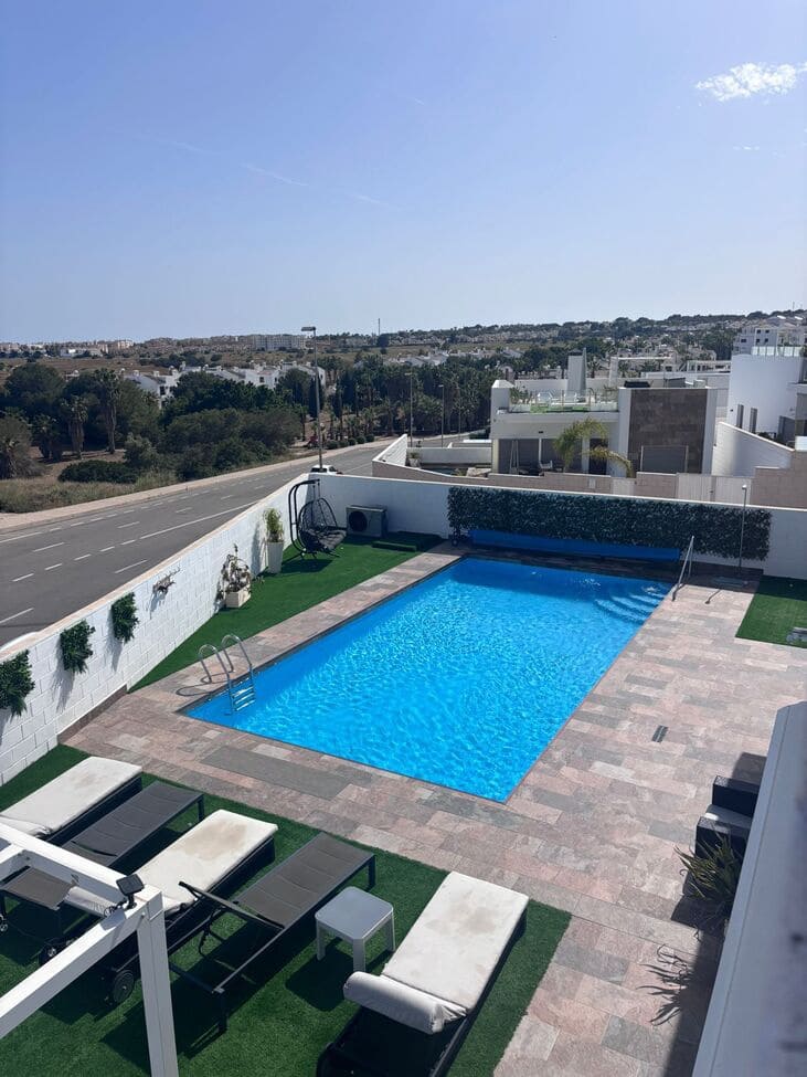 5 soverom Villa til salgs i Villamartin med svømmebasseng - € 699 000 (Ref: 9808337)