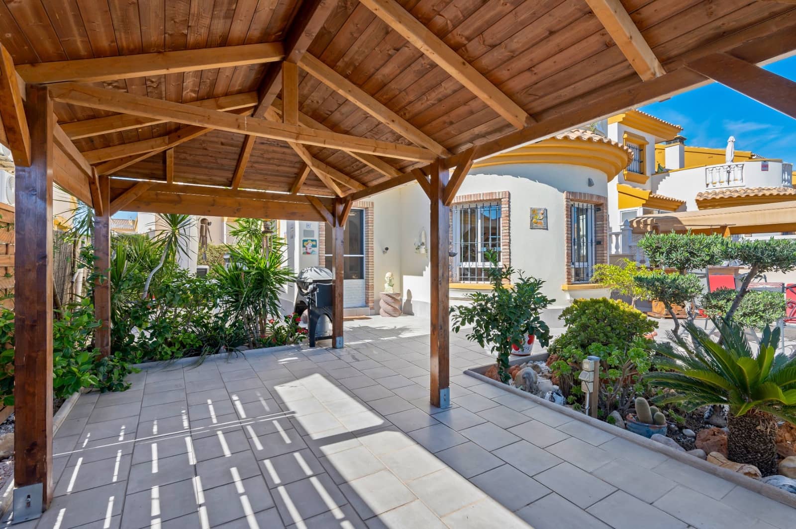 3 sovrum Villa till salu i El Raso med pool - 350 000 € (Ref: 9808339)