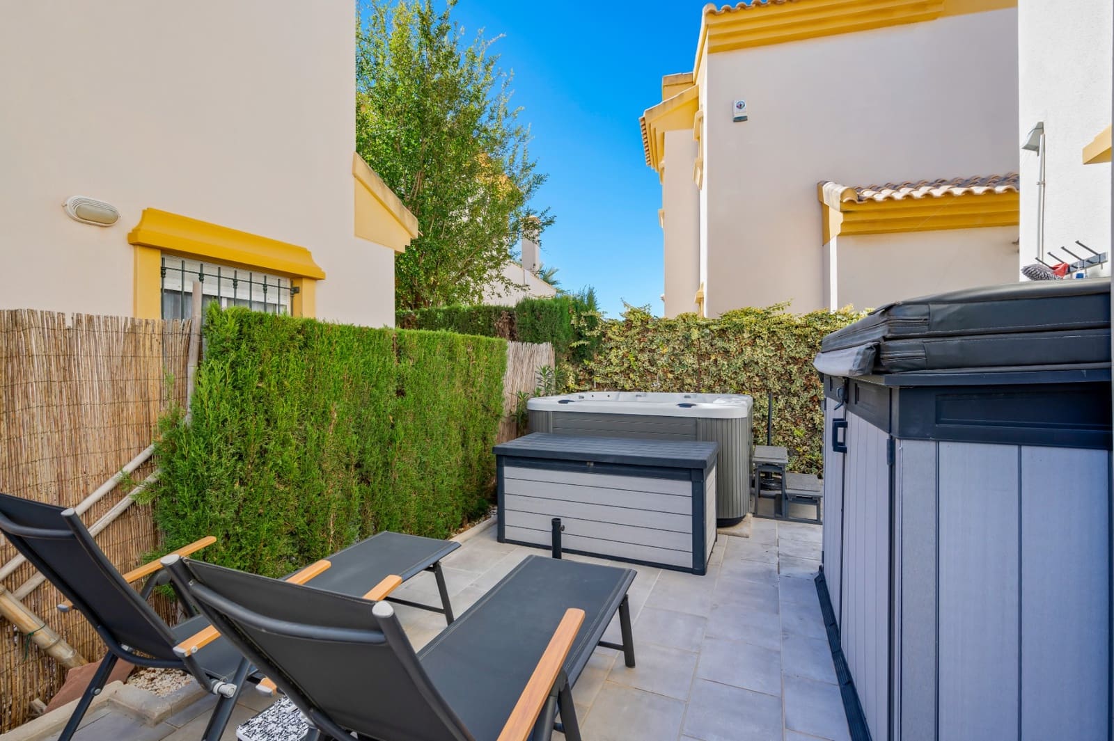 3 sovrum Villa till salu i El Raso med pool - 350 000 € (Ref: 9808339)