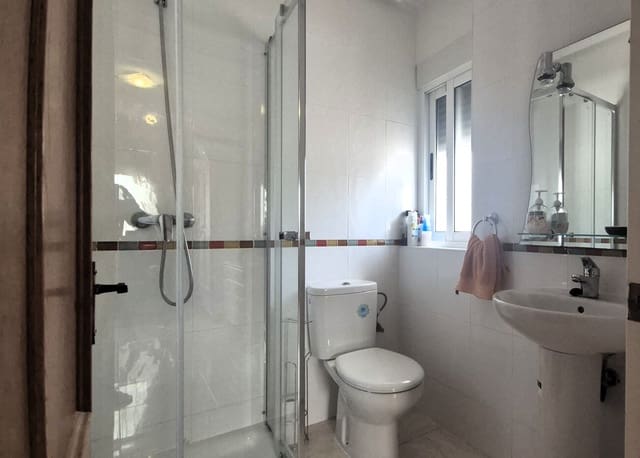 4 soveværelse Villa til salg i Villamartin, Orihuela med swimmingpool garage - € 650.000 (Ref: 9823525)