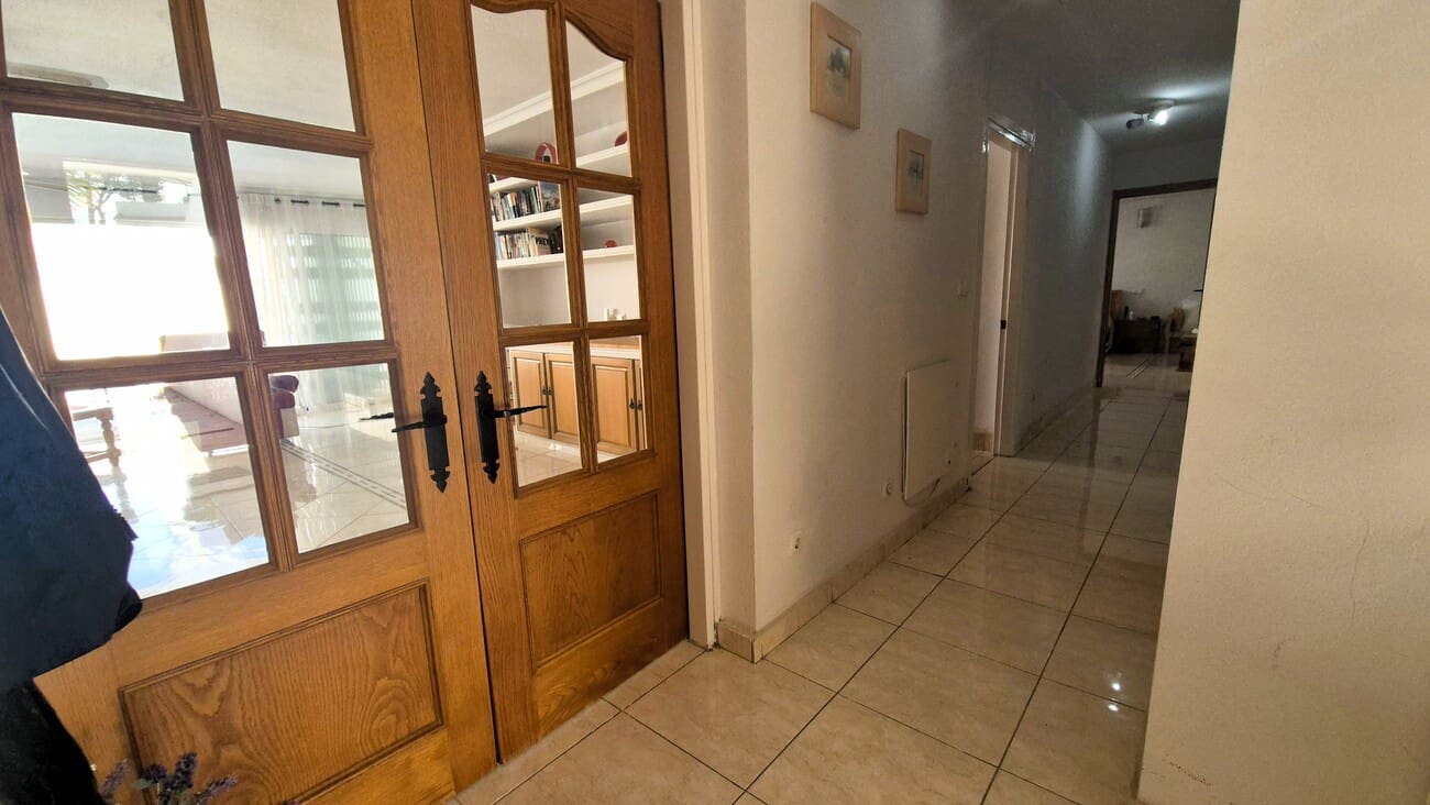 4 soveværelse Villa til salg i Villamartin med swimmingpool garage - € 650.000 (Ref: 9823525)