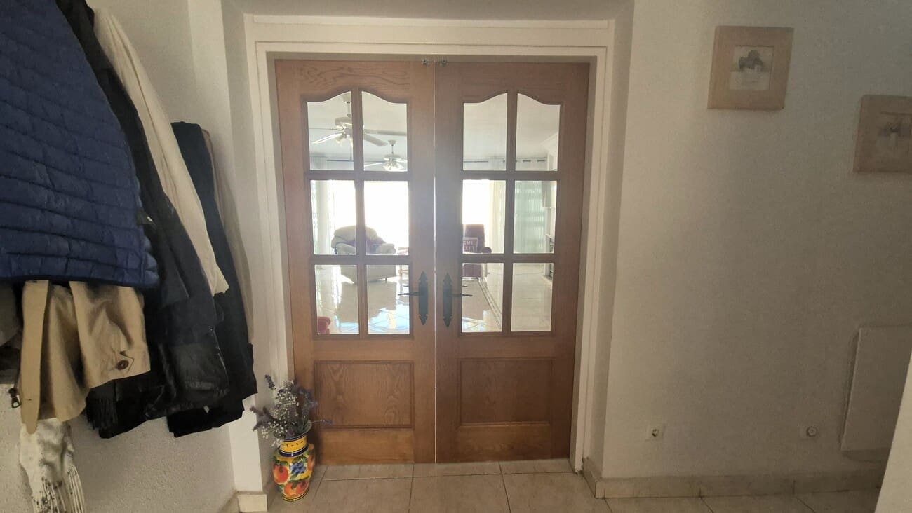 4 soveværelse Villa til salg i Villamartin med swimmingpool garage - € 650.000 (Ref: 9823525)
