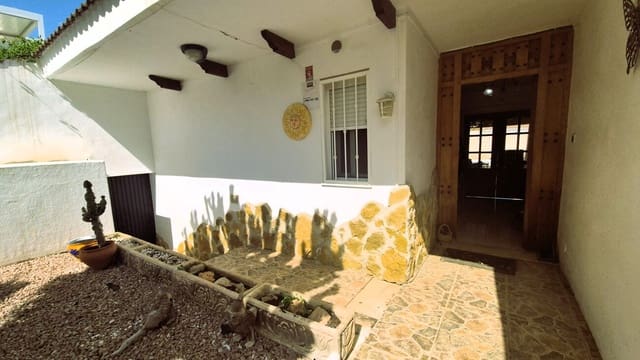 4 soveværelse Villa til salg i Villamartin, Orihuela med swimmingpool garage - € 650.000 (Ref: 9823525)