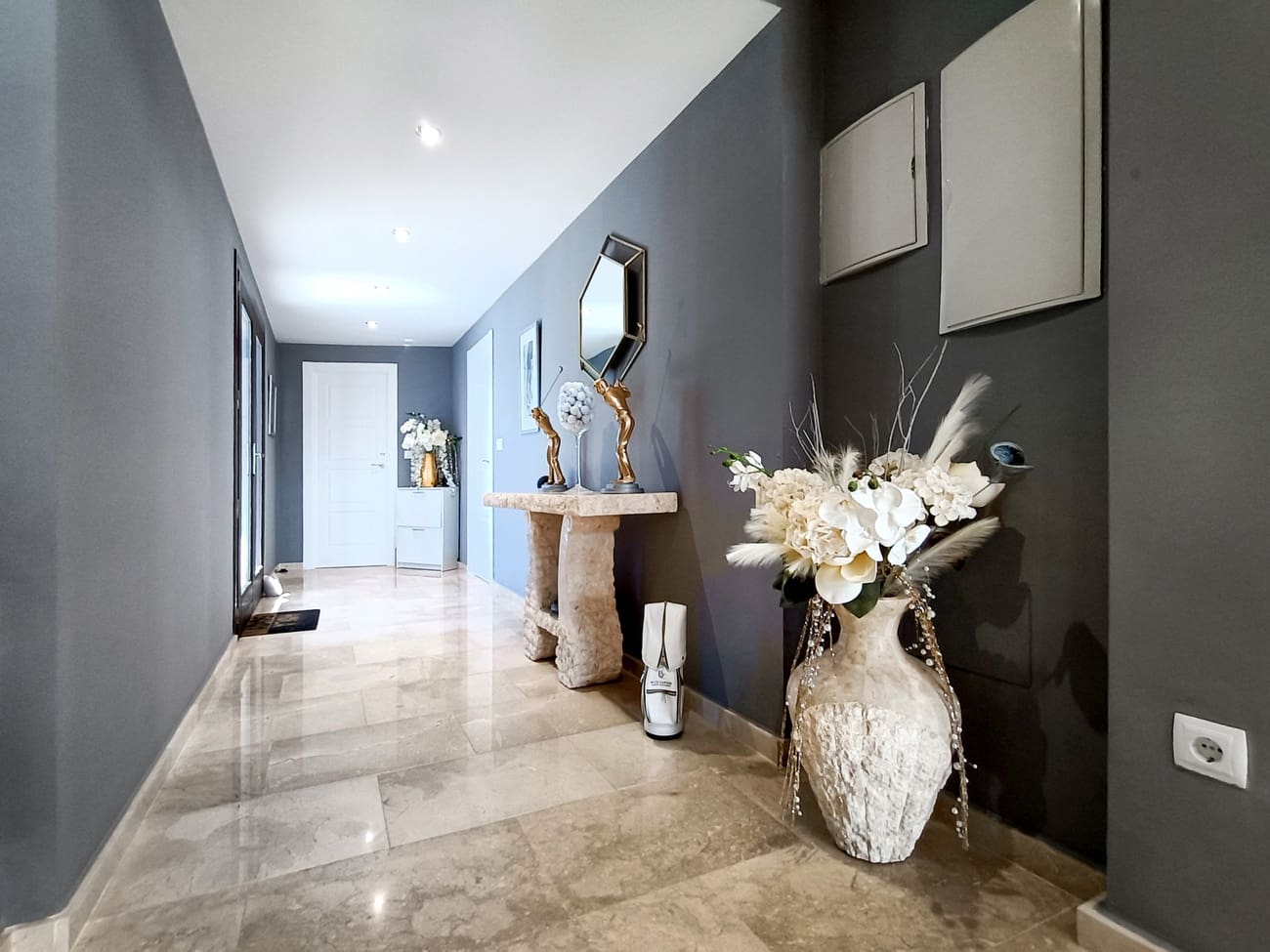 4 slaapkamer Villa te koop in El Valle Golf Resort met zwembad garage - € 875.000 (Ref: 9854624)
