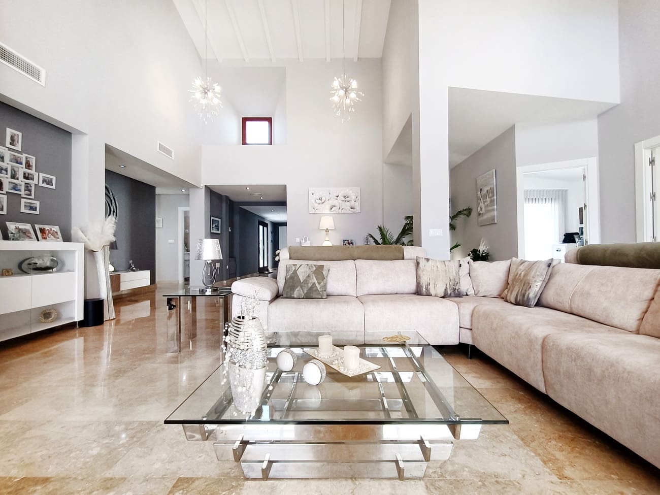 4 slaapkamer Villa te koop in El Valle Golf Resort met zwembad garage - € 875.000 (Ref: 9854624)
