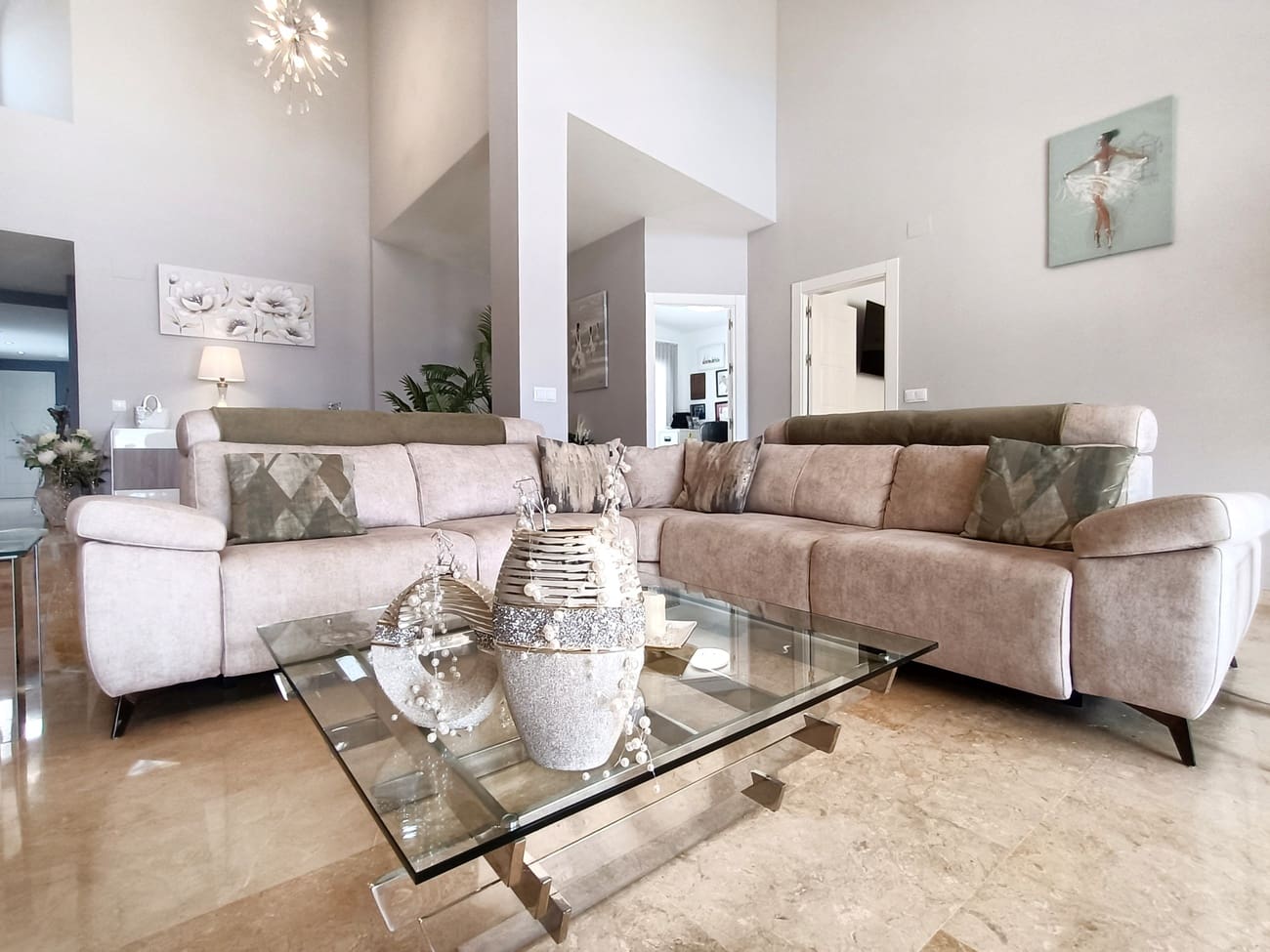 4 slaapkamer Villa te koop in El Valle Golf Resort met zwembad garage - € 875.000 (Ref: 9854624)