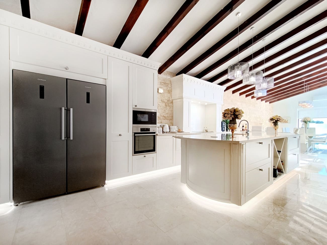 4 slaapkamer Villa te koop in El Valle Golf Resort met zwembad garage - € 875.000 (Ref: 9854624)